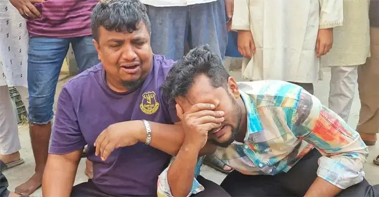 ভূমিকম্পে স্বজনের মৃত্যুতে আহাজারি